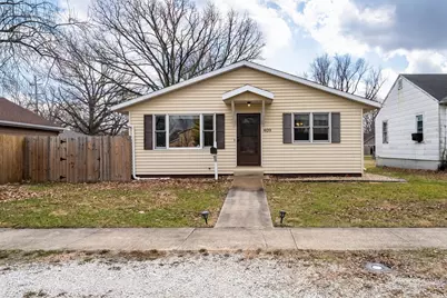 409 E Delaware Street, Dwight, IL 60420 - Photo 1