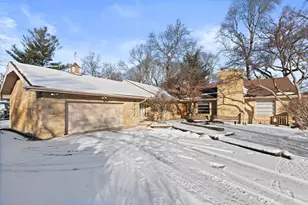 2136 Linden Ln, Palatine, IL 60067 - Photo 1