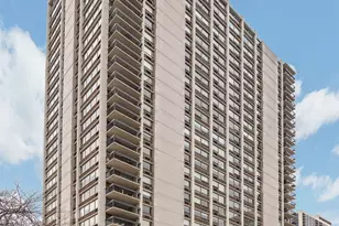 1455 N Sandburg Terrace, Chicago, IL 60610 - Photo 1