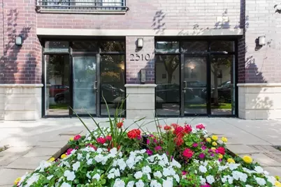 2310 W Nelson Street #302, Chicago, IL 60618 - Photo 1