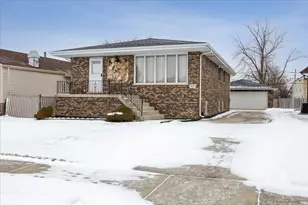 8307 S 77th Ct, Bridgeview, IL 60455 - Photo 1