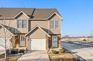 674 S Peace Rd, Sycamore, IL 60178 - Photo 1