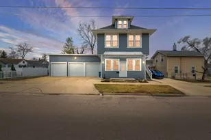 605 Grove St, Aurora, IL 60505 - Photo 1