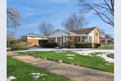1215 W Sigwalt Street, Arlington Heights, IL 60005 - Photo 1