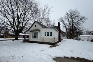 121 Mc Kinley St, Westville, IL 61883 - Photo 1