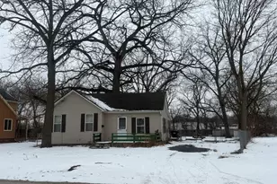 907 Center St, McHenry, IL 60050 - Photo 1