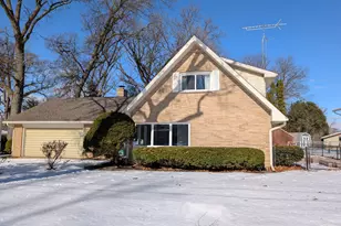 2032 W Laurel St, Freeport, IL 61032 - Photo 1