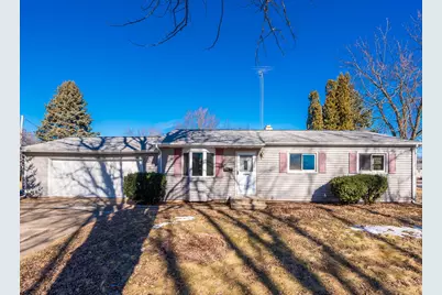 901 Garfield Drive, Rochelle, IL 61068 - Photo 1