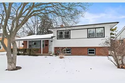 925 S Chestnut Avenue, Arlington Heights, IL 60005 - Photo 1
