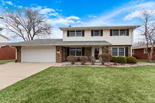 1724 Lincoln Ave, Crest Hill, IL 60403 - Photo 1