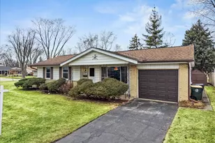 234 Peach Tree Ln, Elk Grove Village, IL 60007 - Photo 1