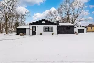 3321 E Red Oak Ln, Crete, IL 60417 - Photo 1