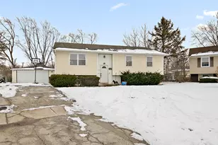34 S Chestnut Ct, Glenwood, IL 60425 - Photo 1