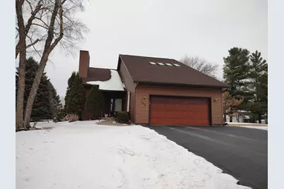 100 SW Thornhill Drive, Poplar Grove, IL 61065 - Photo 1