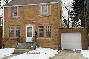 9349 S Sacramento Ave, Evergreen Park, IL 60805 - Photo 1