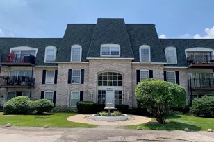 5000 Carriage Way Dr, Rolling Meadows, IL 60008 - Photo 1