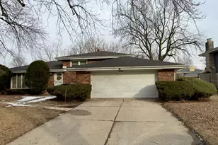 704 Tana Ln, Joliet, IL 60435 - Photo 1