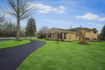 703 W Man A Wa Trail, Mount Prospect, IL 60056 - Photo 1
