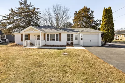611 N West Street, Sandwich, IL 60548 - Photo 1