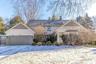 303 Auburn Ave, Winnetka, IL 60093 - Photo 1