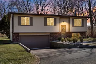 518 Nancy Ct, Wauconda, IL 60084 - Photo 1