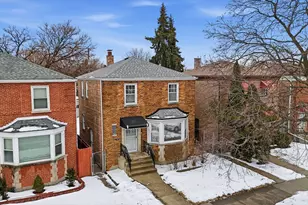 10111 S Eberhart Ave, Chicago, IL 60628 - Photo 1