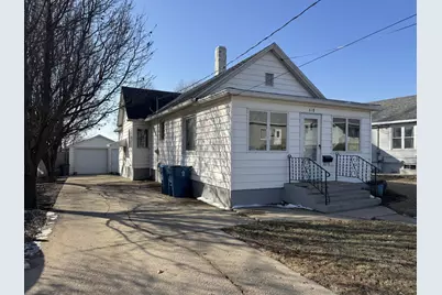 618 10th Street, Peru, IL 61354 - Photo 1