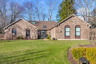 5 Whitby Cir, Lincolnshire, IL 60069 - Photo 1