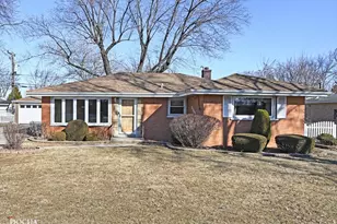 7132 W 84th Pl, Burbank, IL 60459 - Photo 1