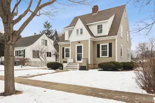 131 Walton St, Barrington, IL 60010 - Photo 1