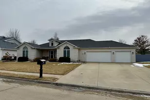 436 Hesburgh Dr, Manteno, IL 60950 - Photo 1