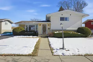 9013 Oriole Ave, Morton Grove, IL 60053 - Photo 1