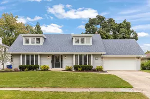 1565 N Summit St, Wheaton, IL 60187 - Photo 1