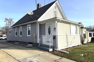 756 Walnut St, Elgin, IL 60123 - Photo 1
