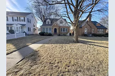 2431 28th Street, Moline, IL 61265 - Photo 1