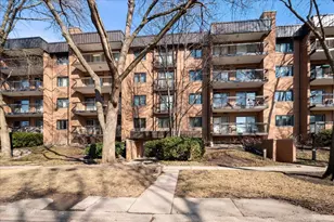 1695 2nd St, Highland Park, IL 60035 - Photo 1