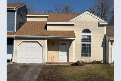 588 Nantucket Way #2, Island Lake, IL 60042 - Photo 1