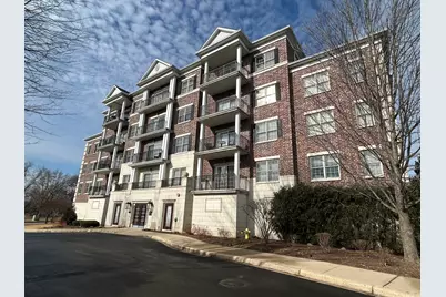 446 McDaniels Circle #401, Clarendon Hills, IL 60514 - Photo 1