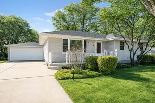 1327 Timberline Dr, Joliet, IL 60431 - Photo 1