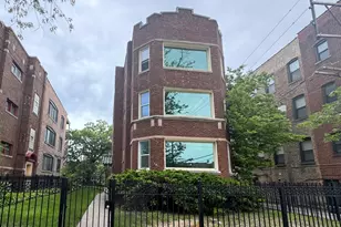 7847 S Bennett Ave, Chicago, IL 60649 - Photo 1