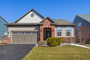 44 Pacific Ave, Hawthorn Woods, IL 60047 - Photo 1
