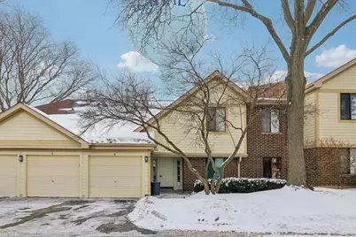 811 E Castle Court #2, Palatine, IL 60074 - Photo 1