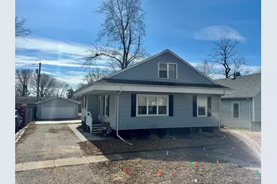 718 W Prairie Street, Pontiac, IL 61764 - Photo 1