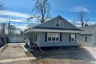 718 W Prairie St, Pontiac, IL 61764 - Photo 1