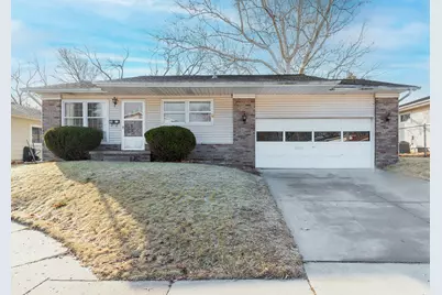 5418 11th Ave B, Moline, IL 61265 - Photo 1