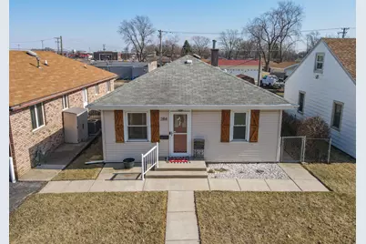 284 N Clinton Avenue, Bradley, IL 60915 - Photo 1