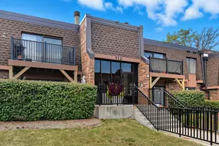 712 Tipperary Ct, Schaumburg, IL 60193 - Photo 1