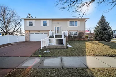 1101 S Lavergne Drive, Mount Prospect, IL 60056 - Photo 1