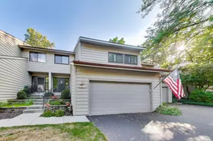 1551 Kirkwood Dr, Geneva, IL 60134 - Photo 1