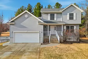 1645 Sir Lawrence Ln, Dixon, IL 61021 - Photo 1